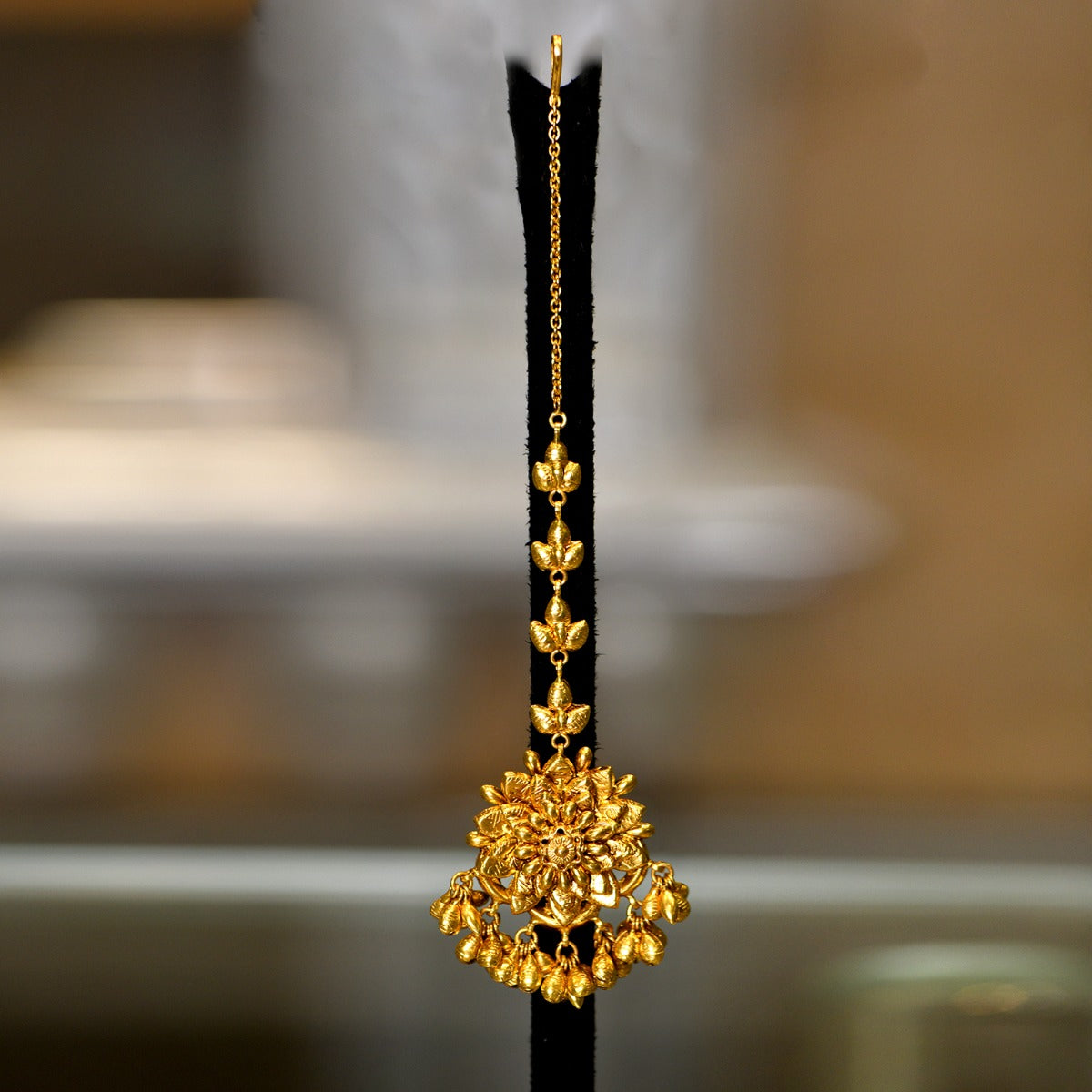 Dainty Flowery Gold Maang Tikka