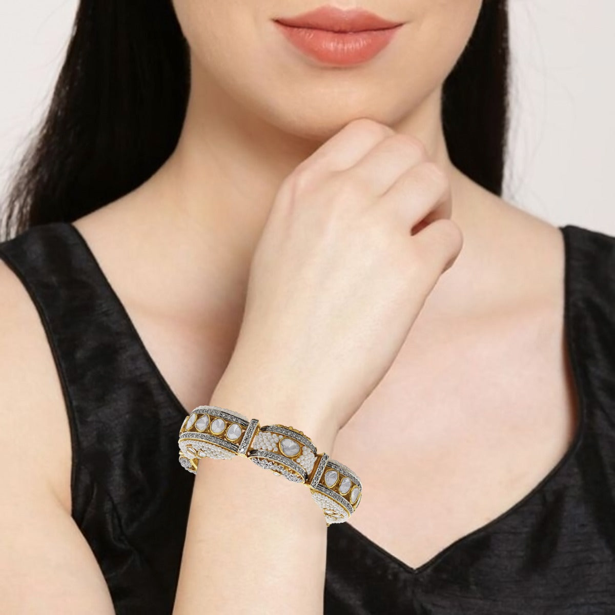 Flower Valley Studded Bangle