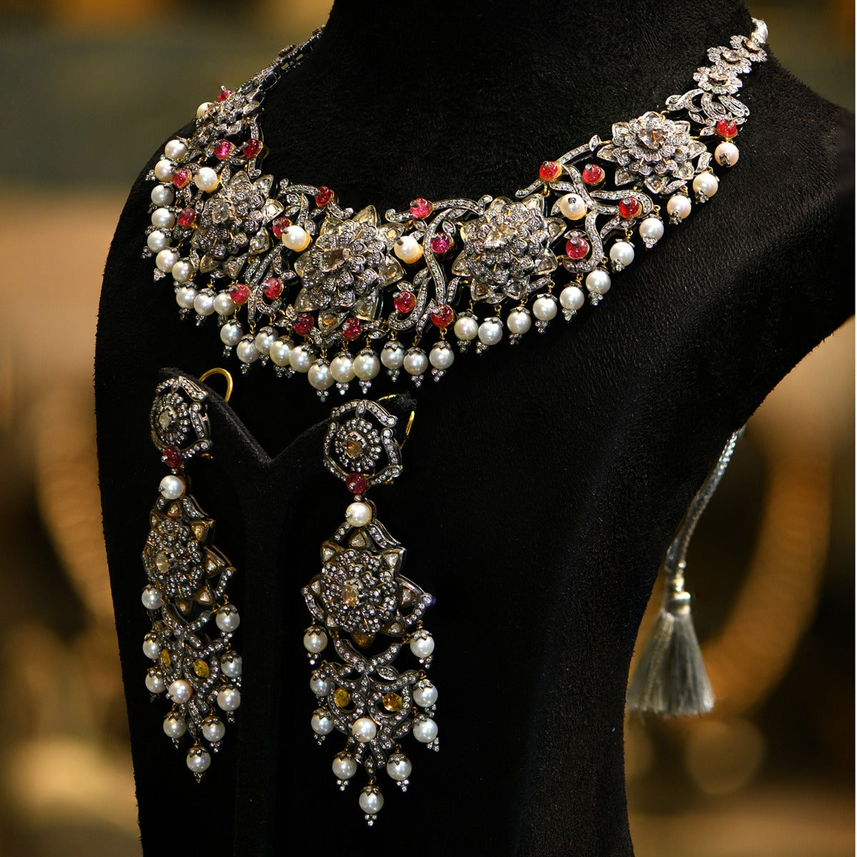 Ornate Bloom Polki Necklace Set