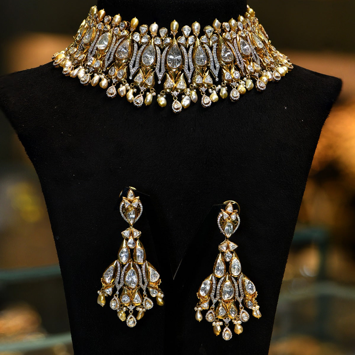 Queen's Dignity Polki Necklace Set