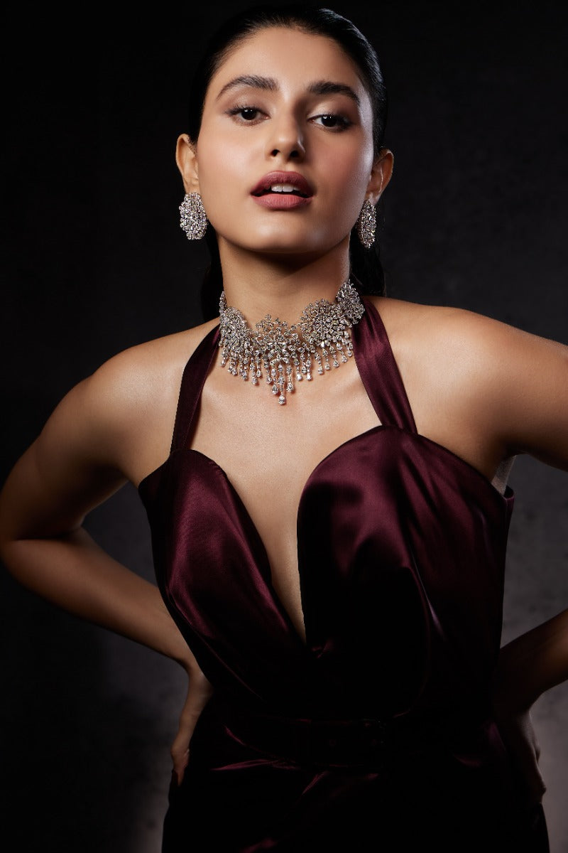 Diva’s Regal Solitaire Diamond Necklace