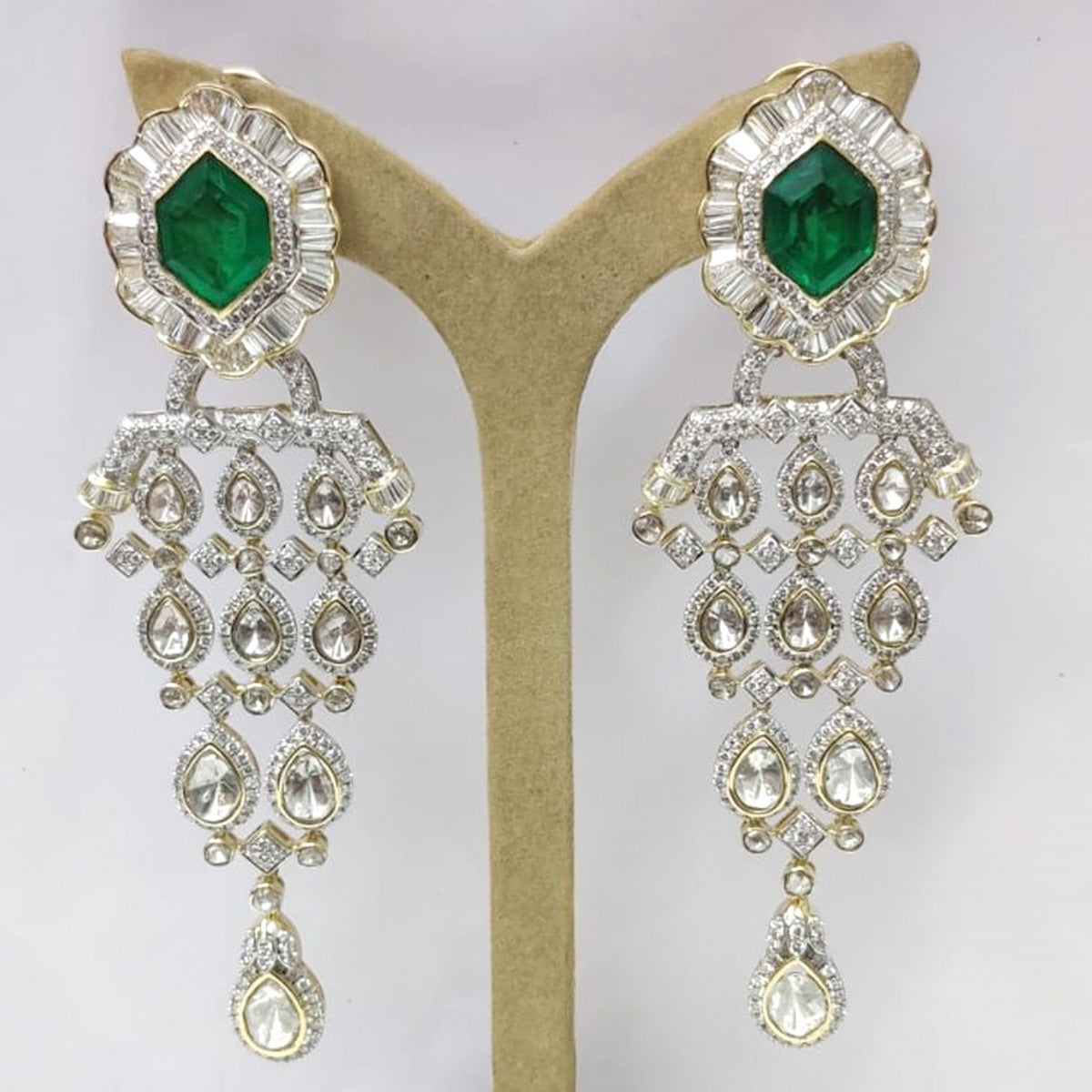 Dazzling Emerald Polki Necklace Set
