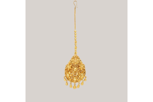 What is a Maang Tikka and How to Wear It?